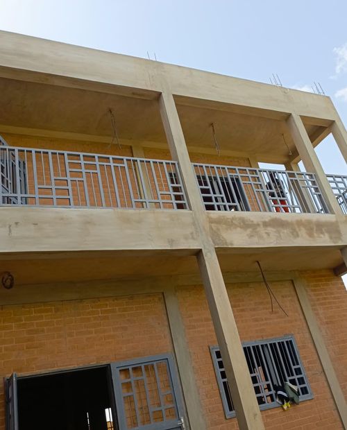 Chantier en briques de terre comprimée